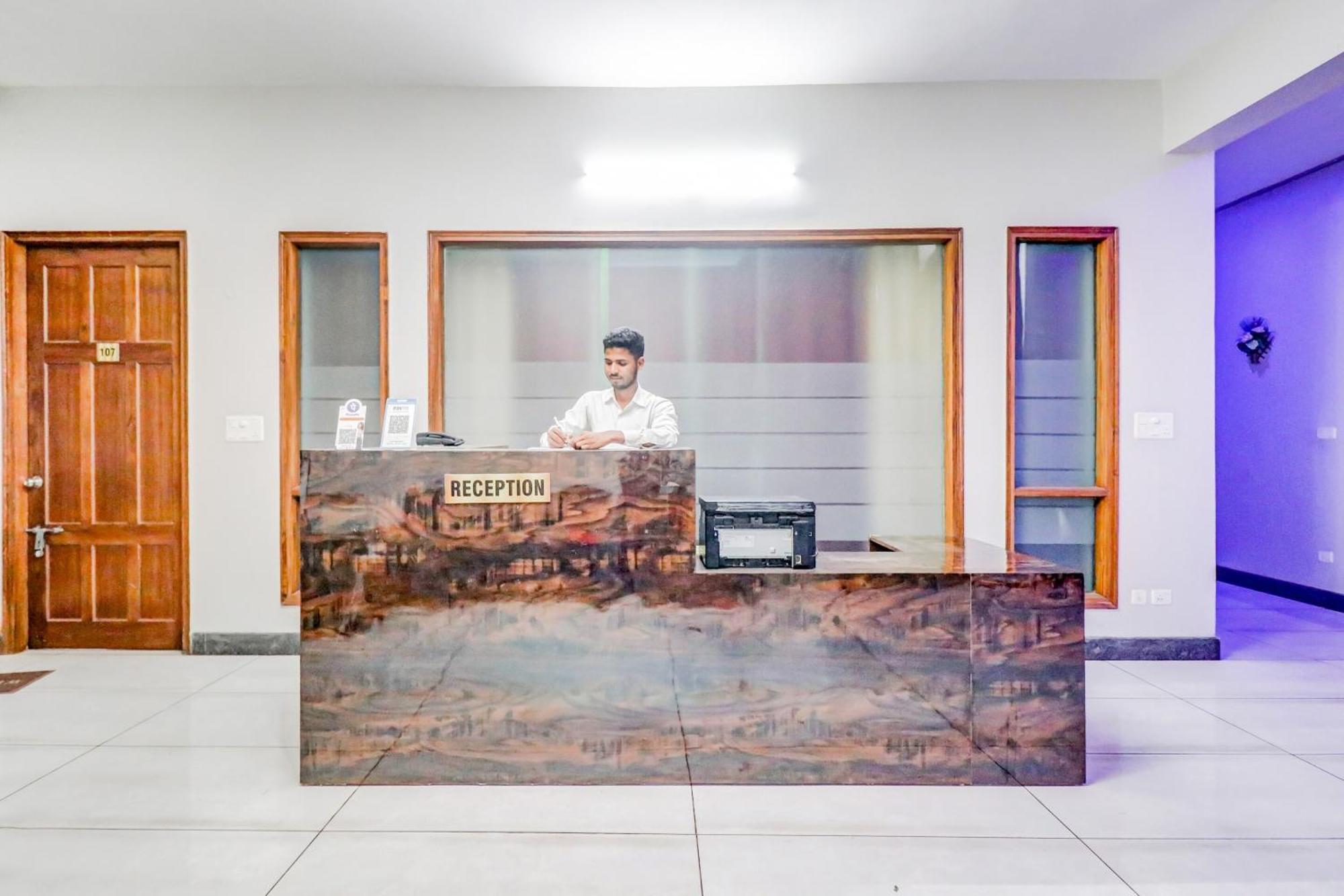 Hotel O Tokyo Chinhat Zewnętrze zdjęcie